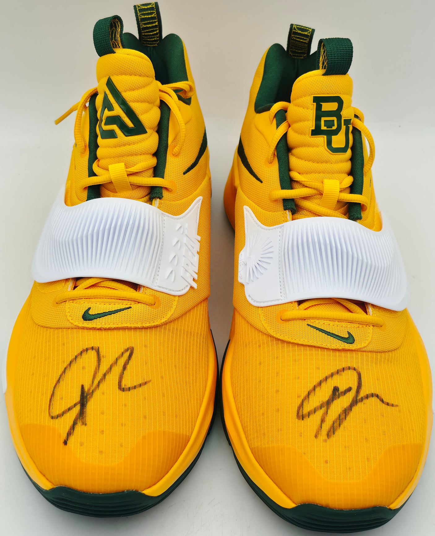 Giannis Antetokounmpo Autographed 2021 Player Exclusive (PE) Promo BAYLOR UNIVERSITY UNI GOLD/GORGE Nike Zoom Freak 3 NCAA SOS Shoes Size 17 (With Box) Beckett BAS Witness #3W396622 & #3W396623
