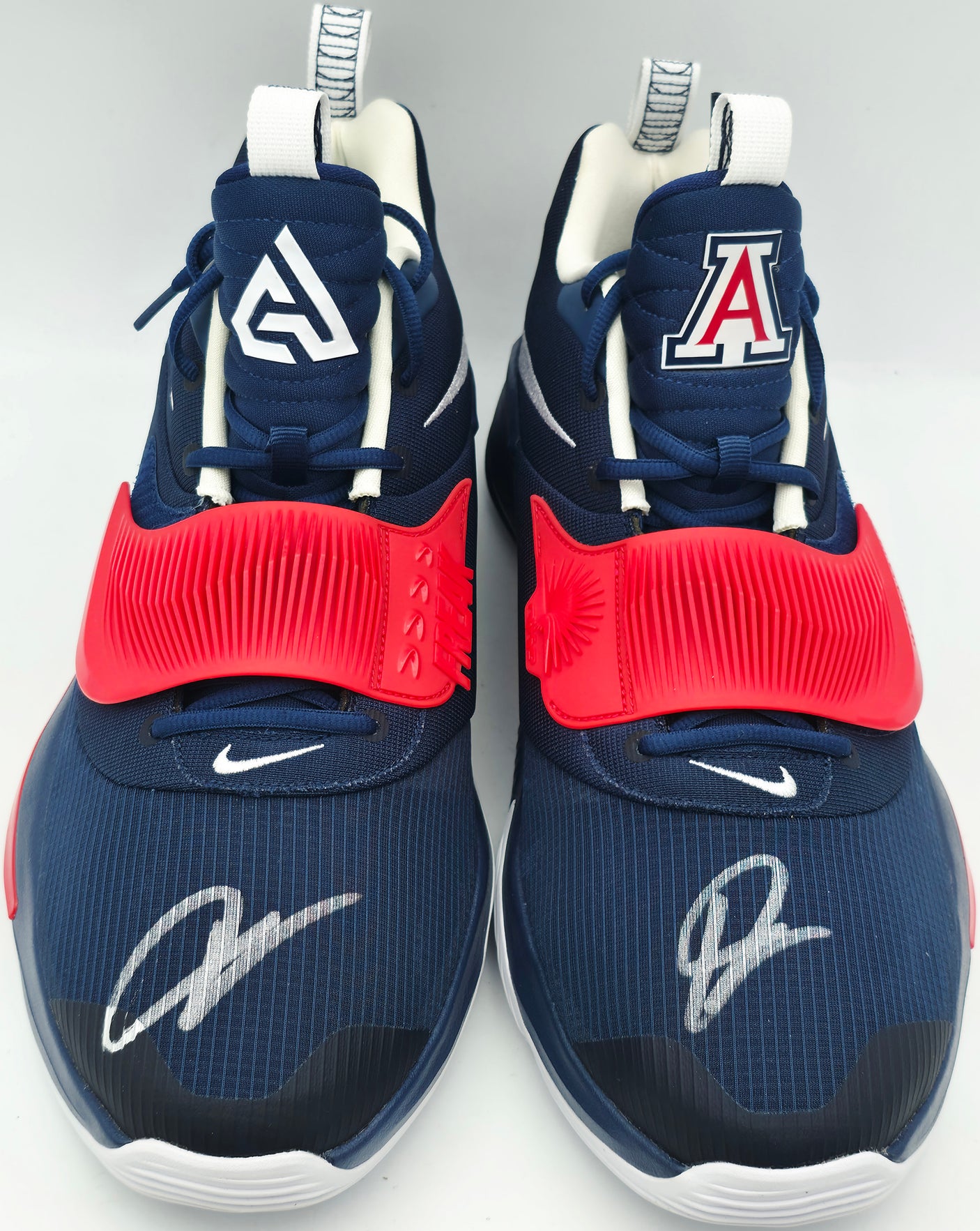 Giannis Antetokounmpo Autographed 2021 Player Exclusive (PE) Promo ARIZONA NAVY/WHT/NAVY Nike Zoom Freak 3 NCAA SOS Shoes Size 17 (With Box) Beckett BAS Witness #3W396373 & #3W396374