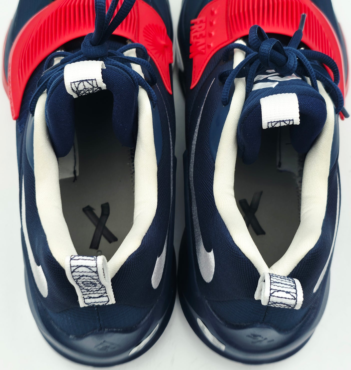 Giannis Antetokounmpo Autographed 2021 Player Exclusive (PE) Promo ARIZONA NAVY/WHT/NAVY Nike Zoom Freak 3 NCAA SOS Shoes Size 17 (With Box) Beckett BAS Witness #3W396373 & #3W396374