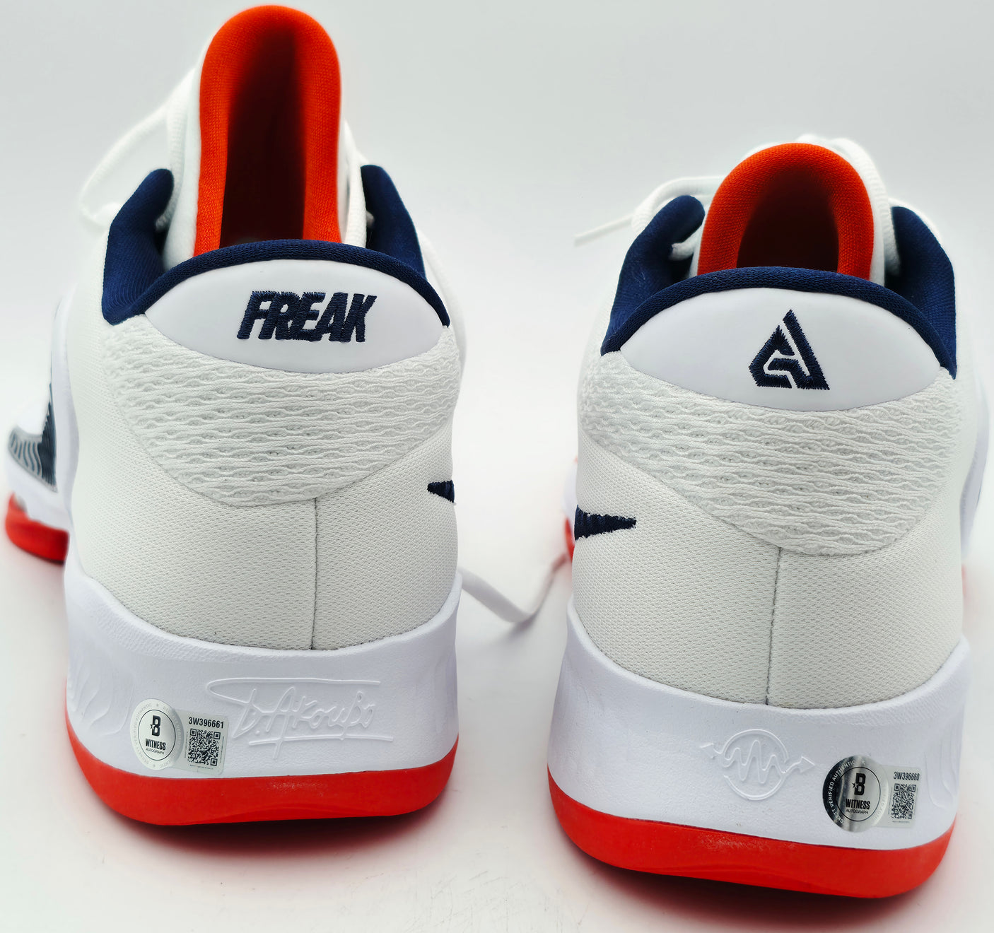 Giannis Antetokounmpo Autographed 2022 Player Exclusive (PE) Promo VIRGINIA WHT/NAVY/WHT Nike Zoom Freak 4 NCAA SOS Shoes Size 16 (With Box) Beckett BAS Witness #3W396660 & #3W396661