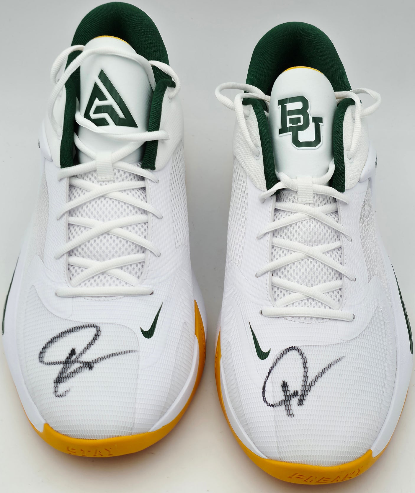 Giannis Antetokounmpo Autographed 2022 Player Exclusive (PE) Promo BAYLOR UNIVERSITY WHT/GORGE Nike Zoom Freak 4 NCAA SOS Shoes Size 16 (With Box) Beckett BAS Witness #3W396923 & #3W396924