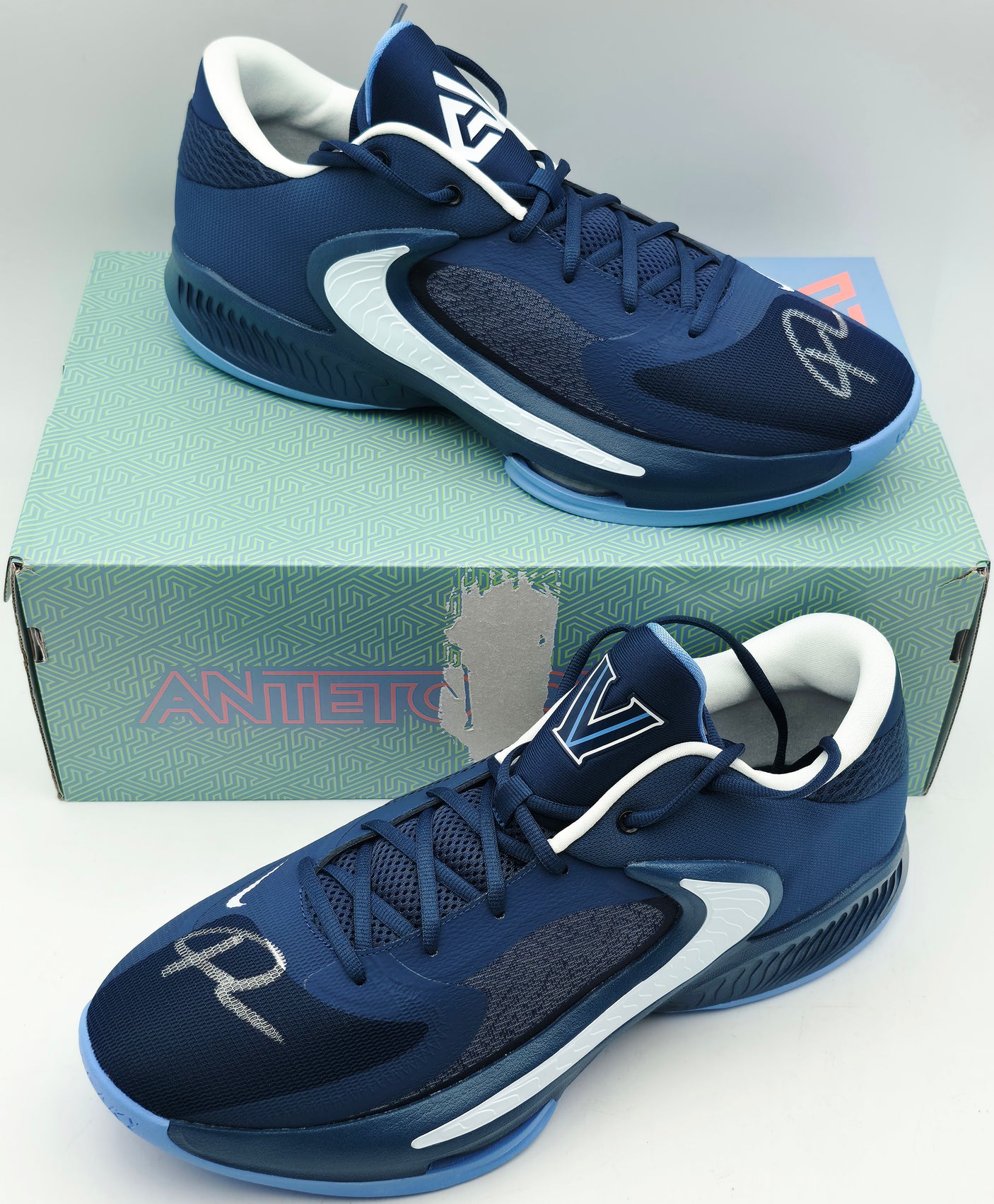 Giannis Antetokounmpo Autographed 2022 Player Exclusive (PE) Promo VILLANOVA NAVY/WHT/NAVY Nike Zoom Freak 4 NCAA SOS Shoes Size 16 (With Box) Beckett BAS Witness #3W396289 & #3W396290