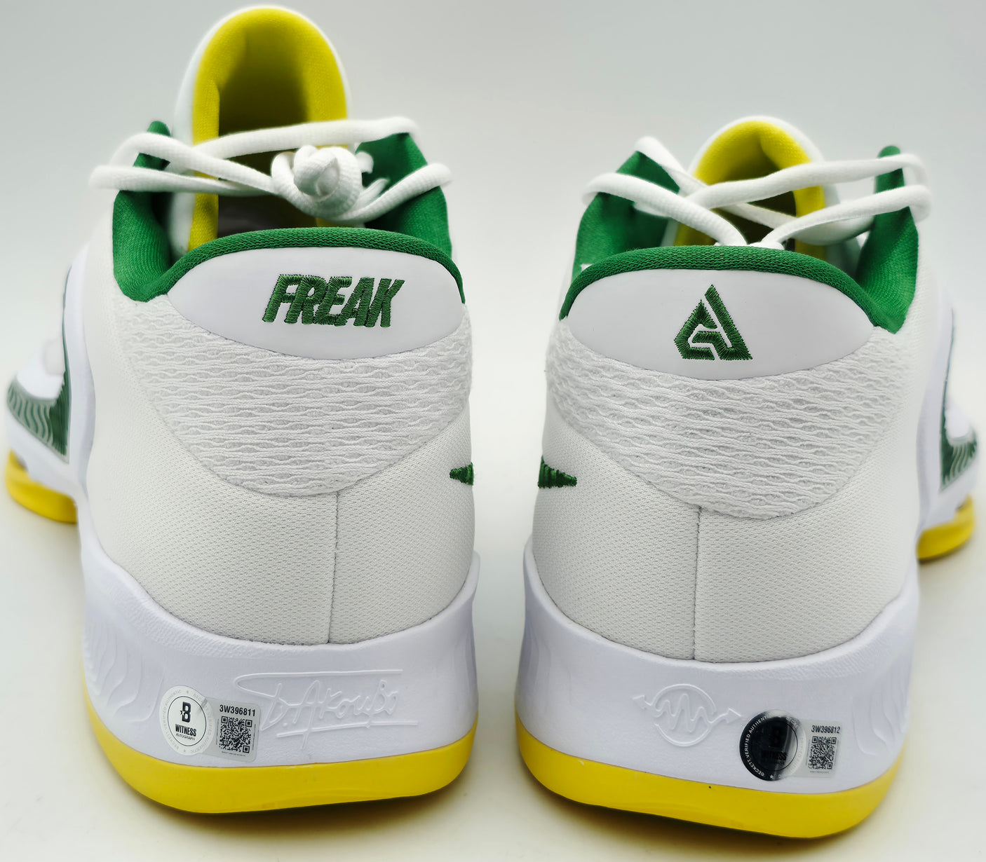Giannis Antetokounmpo Autographed 2022 Player Exclusive (PE) Promo OREGON WHT/GRN/WHT Nike Zoom Freak 4 NCAA SOS Shoes Size 16 (With Box) Beckett BAS Witness #3W396811 & #3W396812