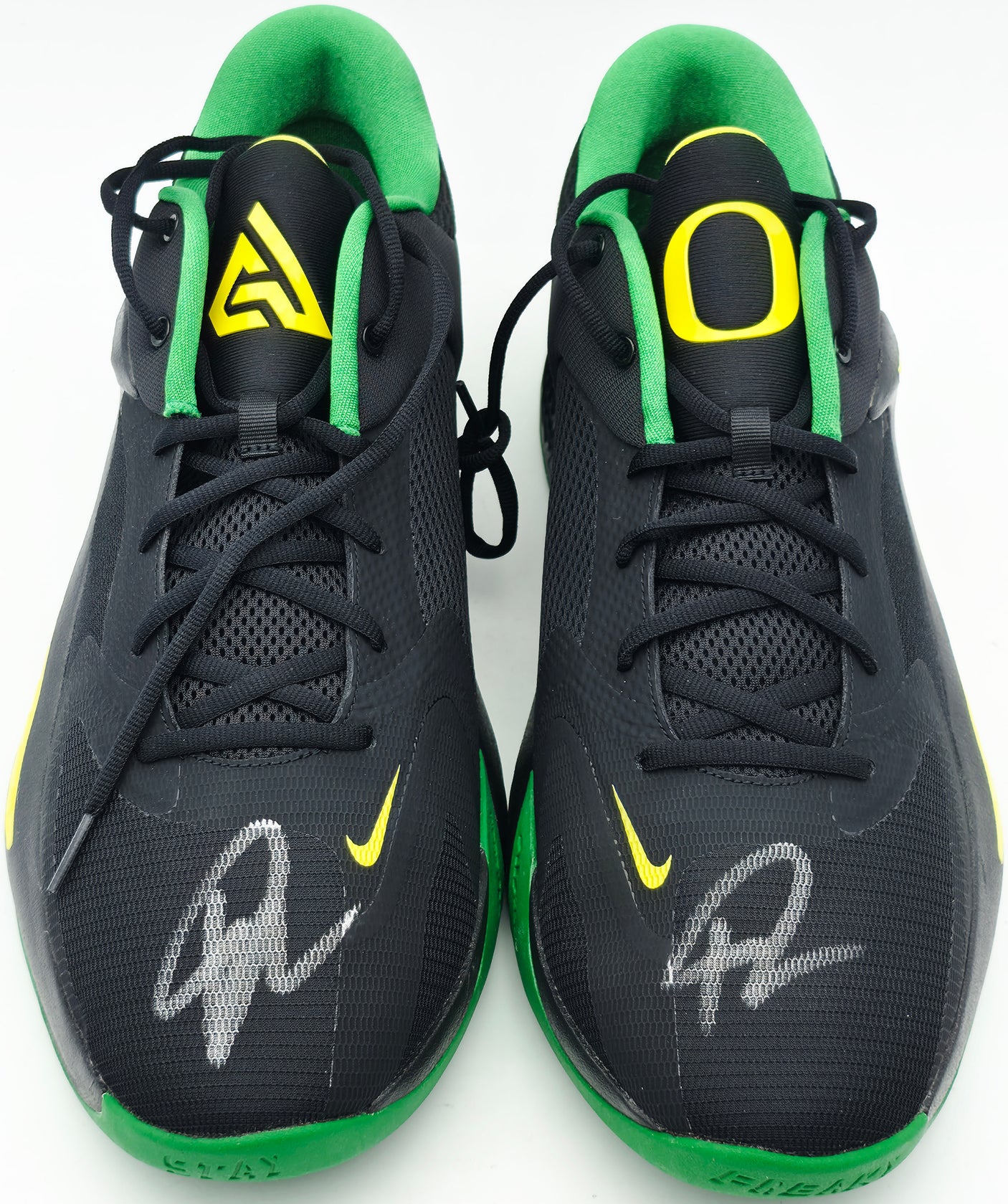 Giannis Antetokounmpo Autographed 2022 Player Exclusive (PE) Promo OREGON BLK/YLW STRIKE/BLK Nike Zoom Freak 4 NCAA SOS Shoes Size 16 (With Box) Beckett BAS Witness #3W396582 & #3W396583