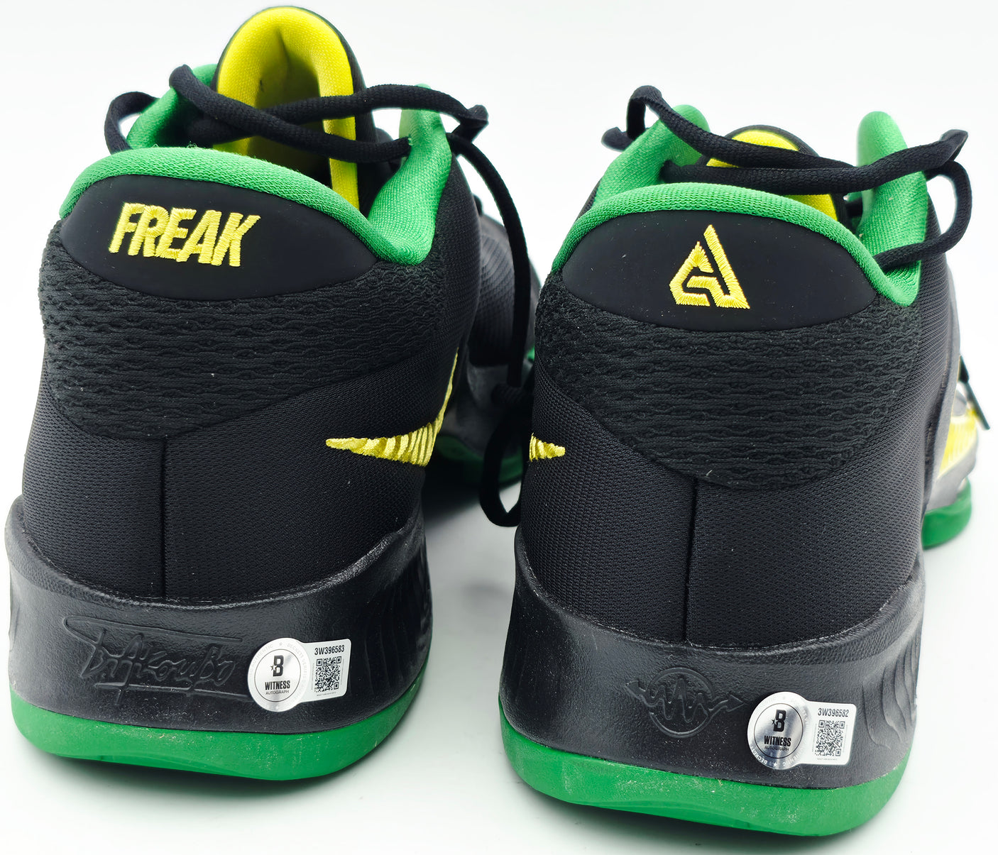Giannis Antetokounmpo Autographed 2022 Player Exclusive (PE) Promo OREGON BLK/YLW STRIKE/BLK Nike Zoom Freak 4 NCAA SOS Shoes Size 16 (With Box) Beckett BAS Witness #3W396582 & #3W396583
