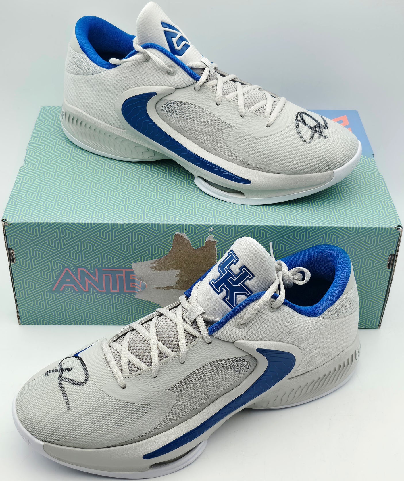 Giannis Antetokounmpo Autographed 2022 Player Exclusive (PE) Promo UNIVERSITY OF KENTUCKY NIGHT Nike Zoom Freak 4 NCAA SOS Shoes Size 16 (With Box) Beckett BAS Witness #3W395063 & #3W395064