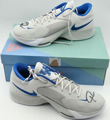 Giannis Antetokounmpo Autographed 2022 Player Exclusive (PE) Promo UNIVERSITY OF KENTUCKY NIGHT Nike Zoom Freak 4 NCAA SOS Shoes Size 16 (With Box) Beckett BAS Witness #3W395063 & #3W395064