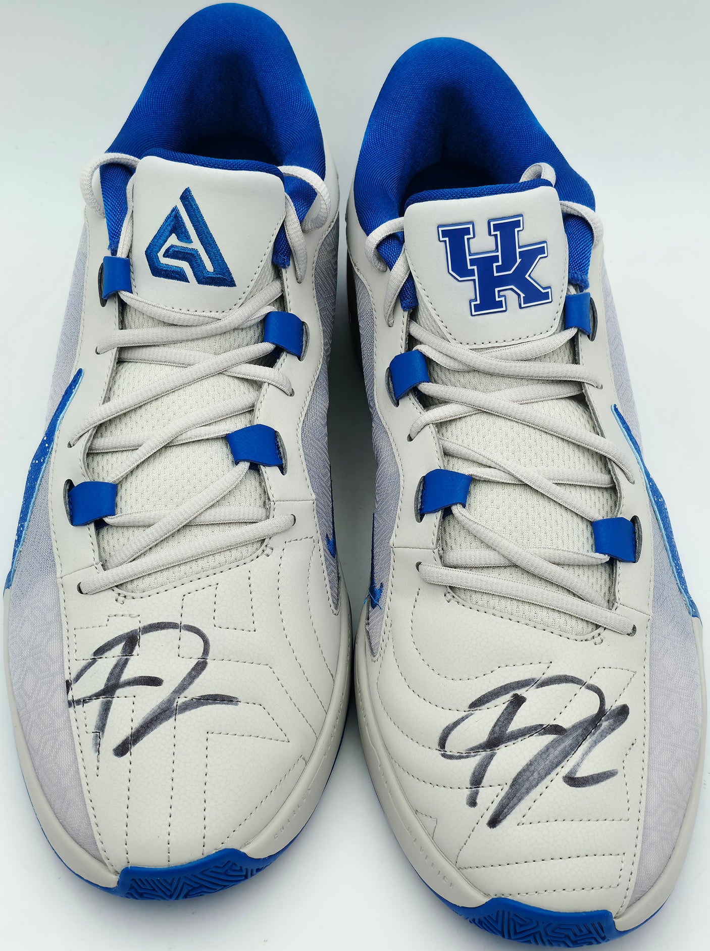 Giannis Antetokounmpo Autographed 2023 Player Exclusive (PE) Promo UNIVERSITY OF KENTUCKY NIGHT SILVER/GAME Nike Zoom Freak 5 NCAA 2 Shoes Size 16 (With Box) Beckett BAS Witness #3W396933 & #3W396934