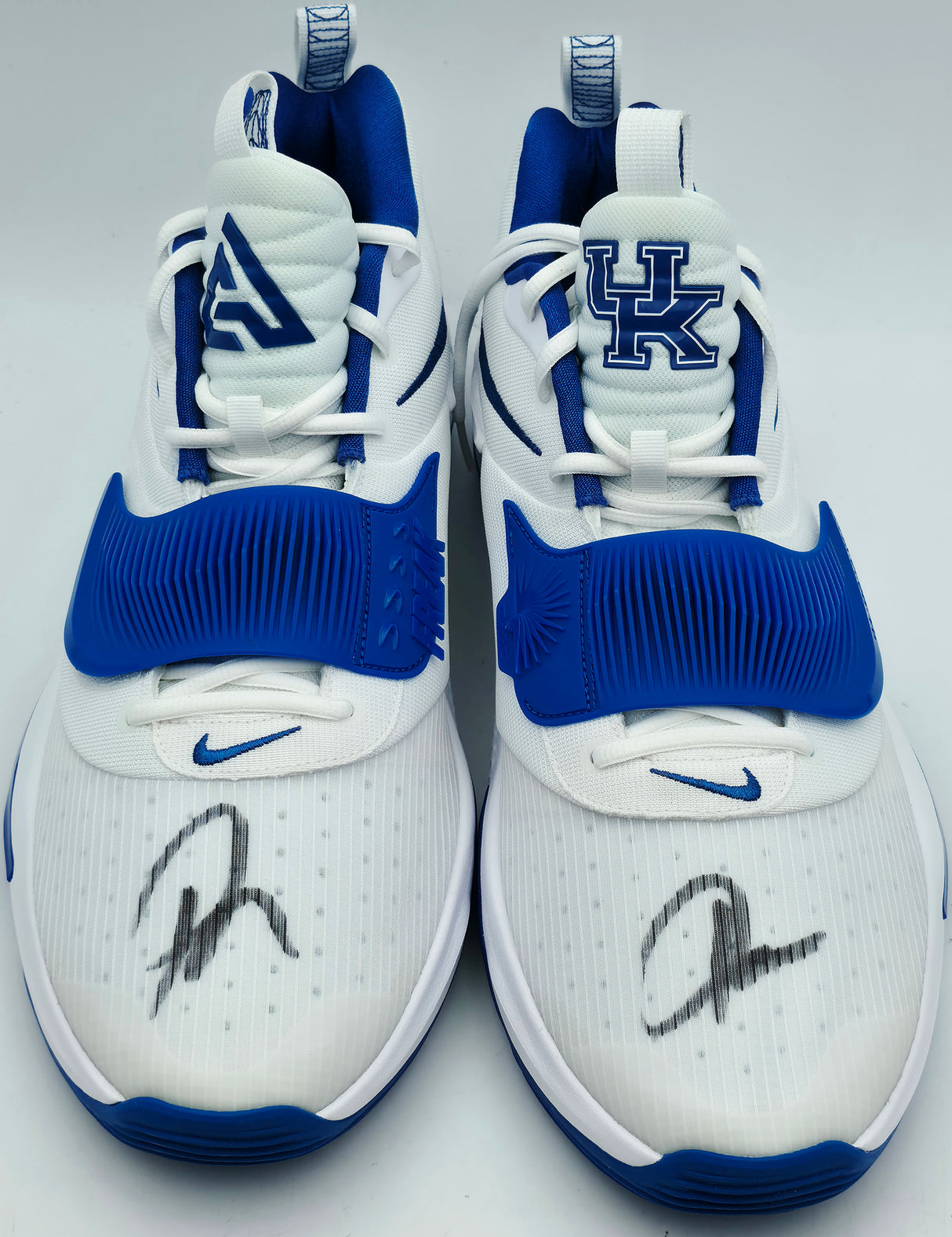 Giannis Antetokounmpo Autographed 2023 Player Exclusive (PE) Promo Blue Nike Zoom Freak 5 Shoes Bucks Size 17 Beckett BAS Witness Stock #252699