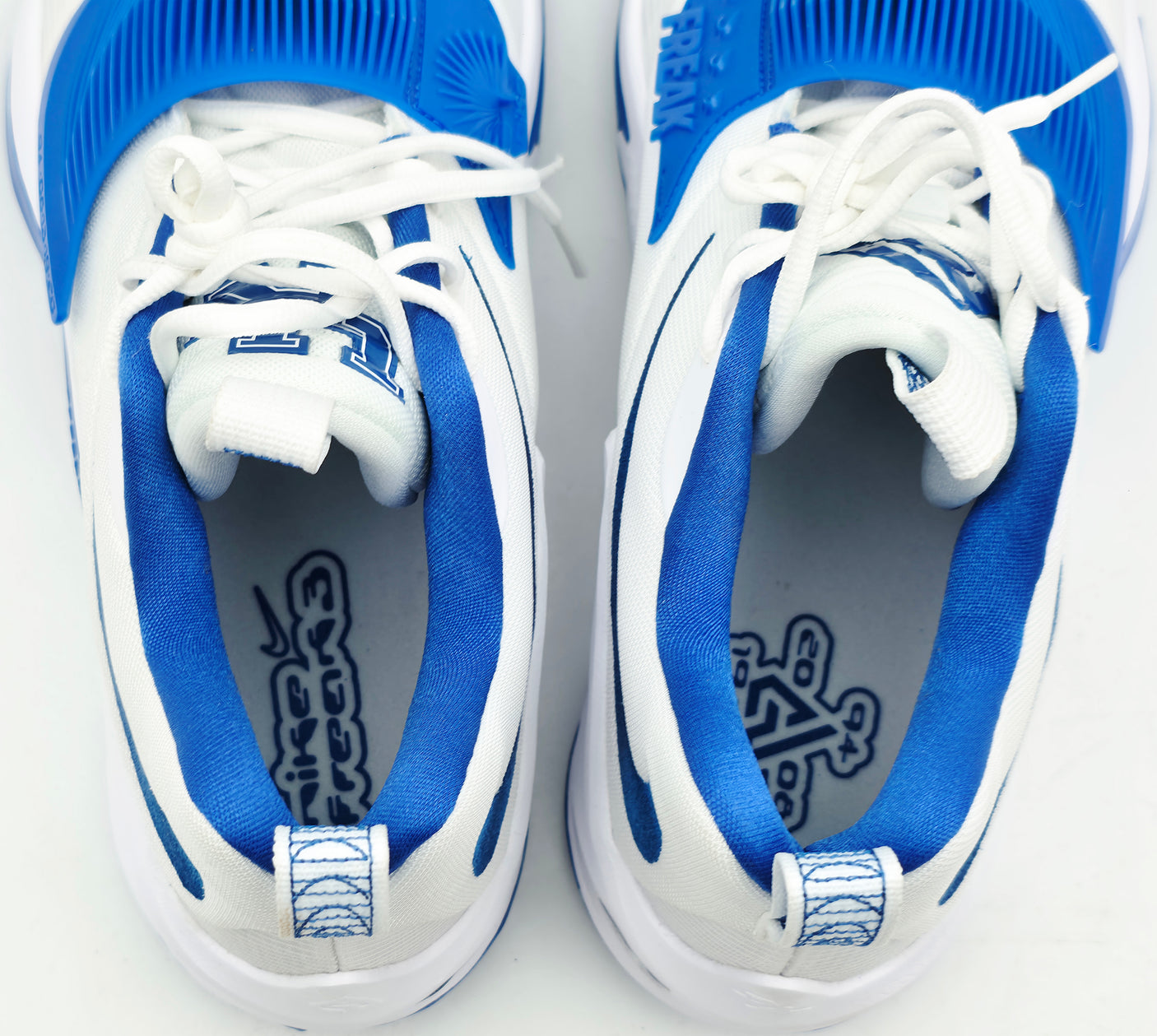 Giannis Antetokounmpo Autographed 2021 Player Exclusive (PE) Promo UNIVERSITY OF KENTUCKY WHT/ROYAL/WHT Nike Zoom Freak 3 NCAA SOS Shoes Size 16 (With Box) Beckett BAS Witness #3W396849 & #3W396850