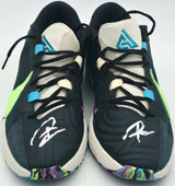 Giannis Antetokounmpo Autographed BLACK/GREEN Nike ZOOM FREAK 5 Shoes Milwaukee Bucks Size 16 (No Box) Beckett BAS Witness #3W396365 & #3W396366