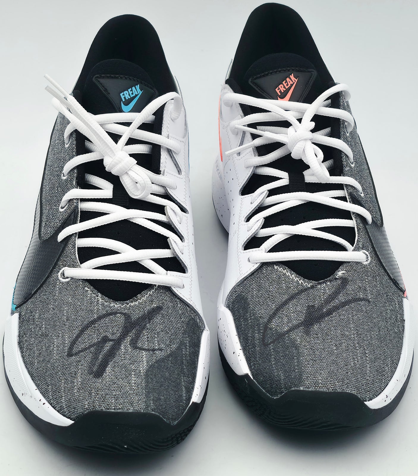 Giannis Antetokounmpo Autographed DENIM/BLK/WHT Nike Zoom Freak 2 Shoes Milwaukee Bucks Size 16 (No Box) Beckett BAS Witness #3W396329 & #3W396330
