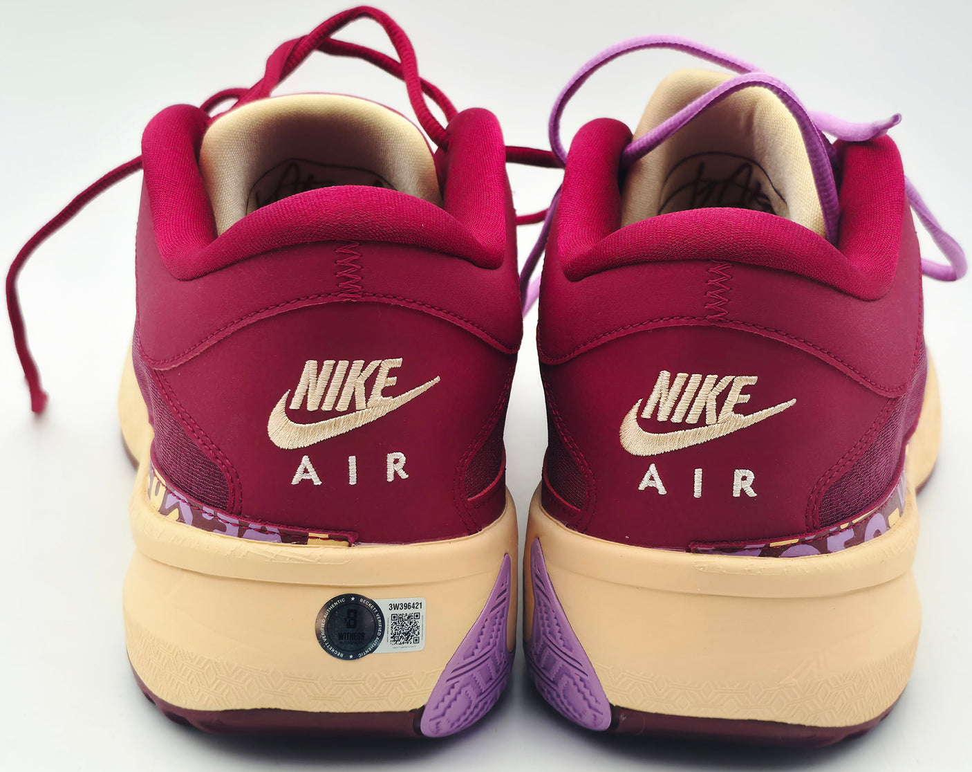 Giannis Antetokounmpo Autographed Crimson & Sand Nike ZOOM FREAK 5 Shoes Milwaukee Bucks Size 17 (With Box) Beckett BAS Witness #3W396420 & #3W396421