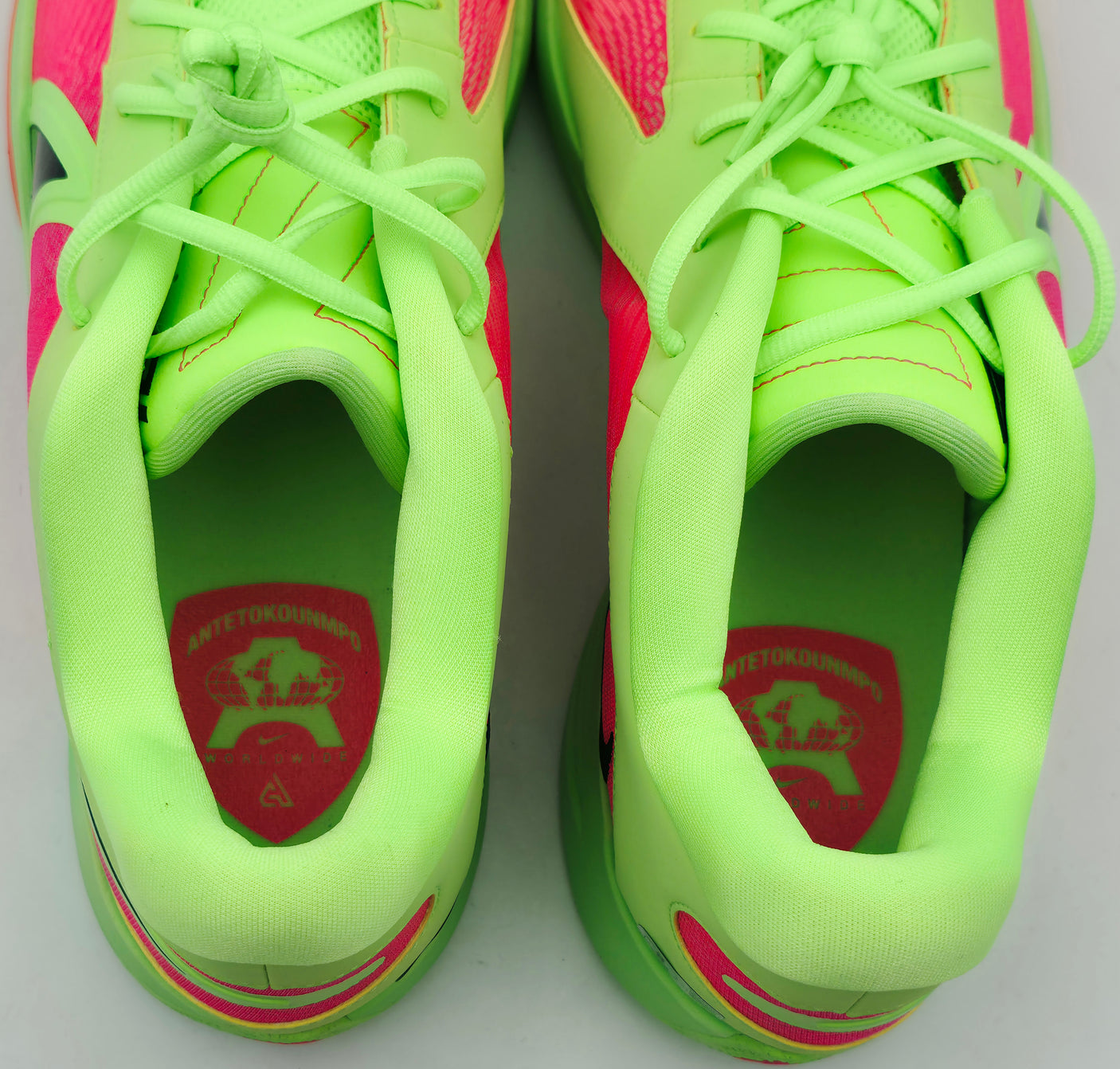 Giannis Antetokounmpo Autographed LIME BLAST/HYPER PINK Nike Zoom Freak 6 Shoes Milwaukee Bucks Size 17 (With Box) Beckett BAS Witness #3W395100 & #3W395101