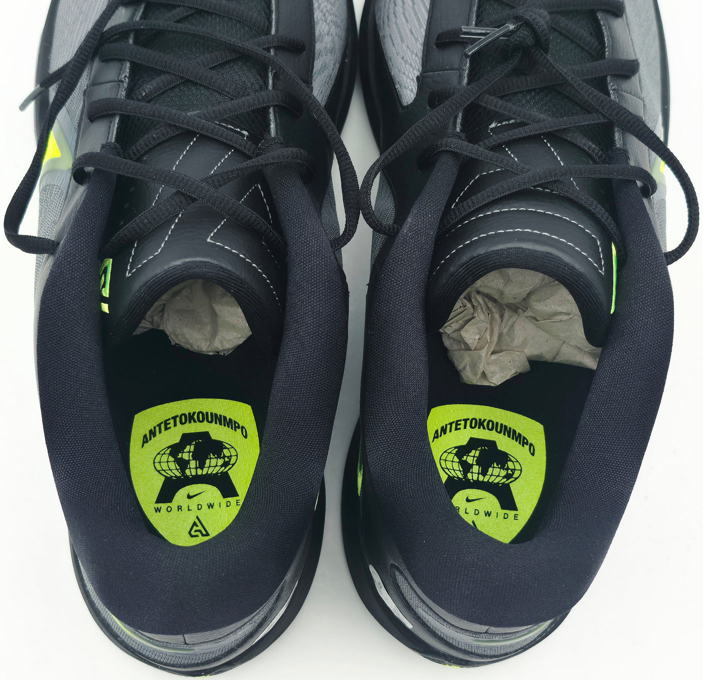 Giannis Antetokounmpo Autographed BLACK/COOL GREY/STADIUM GREEN/VOLT Nike Zoom Freak 6 Shoes Milwaukee Bucks Size 17 (With Box) Beckett BAS Witness #3W396369 & #3W396370