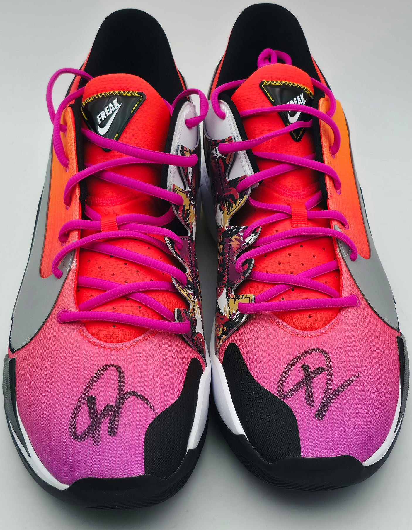 Giannis Antetokounmpo Autographed GRADIENT FADE Nike Zoom Freak 2 Shoes Milwaukee Bucks Size 17 (No Box) Beckett BAS Witness #3W395059 & #3W395060