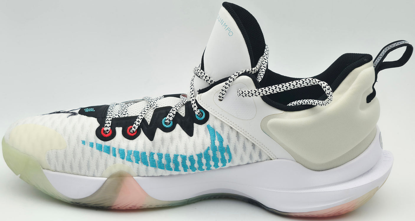 Giannis Antetokounmpo Autographed WHITE/CLEAR RAINBOW Nike IMORTALITY 3 Shoes Milwaukee Bucks Size 17 (No Box) Beckett BAS Witness #3W397277 & #3W397278