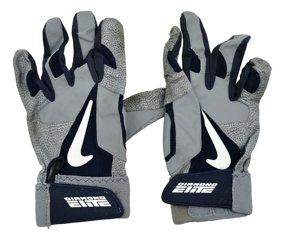 Robinson Cano Yankees Signed Game-Used Nike Diamond Elite Gloves PSA 825+826