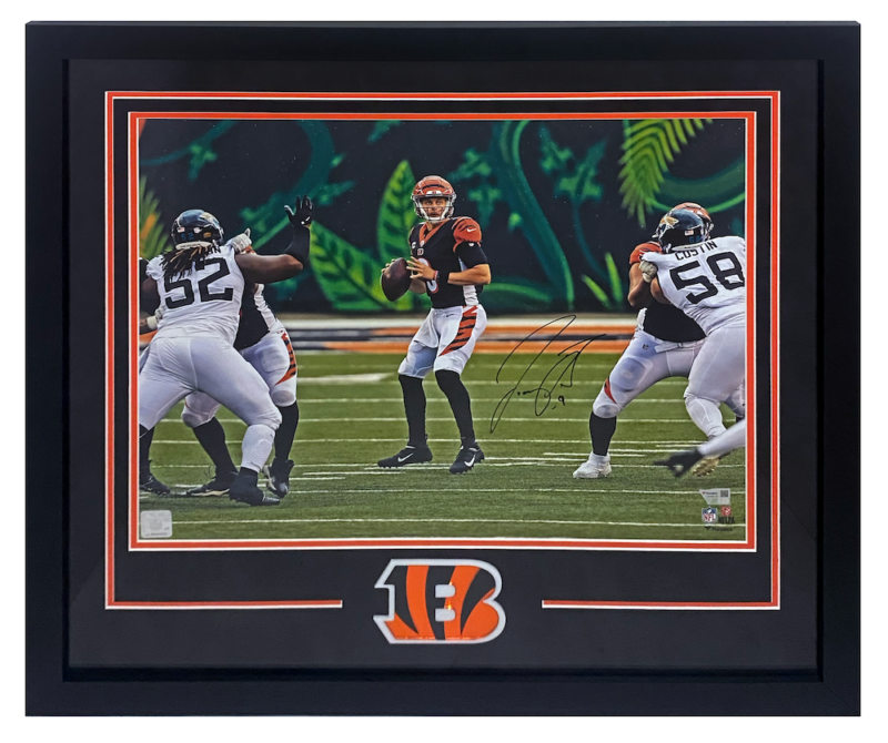 Joe Burrow Autographed Cincinnati Bengals Custom Framed In Pocket 16" x 20" Photograph Fanatics