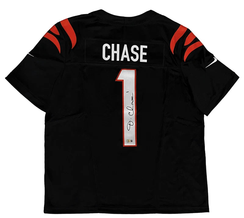 Ja'Marr Chase Autographed Cincinnati Bengals Black Nike Vapor F.U.S.E Limited Jersey Beckett Witnessed