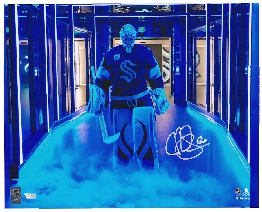 CHRIS DRIEDGER Autographed Seattle Kraken "Pregame" 16" x 20" Photograph FANATICS