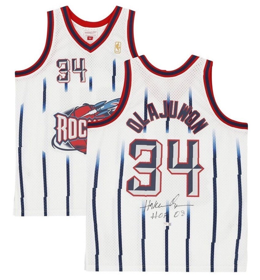 HAKEEM OLAJUWON Autographed/Inscribed "HOF 08" Houston Rockets White 1996 Mitchell & Ness Jersey FANATICS