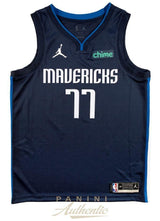 Luka Doncic Autographed Dallas Mavericks Navy Blue Nike Swingman Jersey Panini