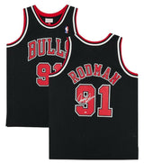 DENNIS RODMAN Autographed Chicago Bulls 1997-98 Mitchell & Ness Black Jersey FANATICS