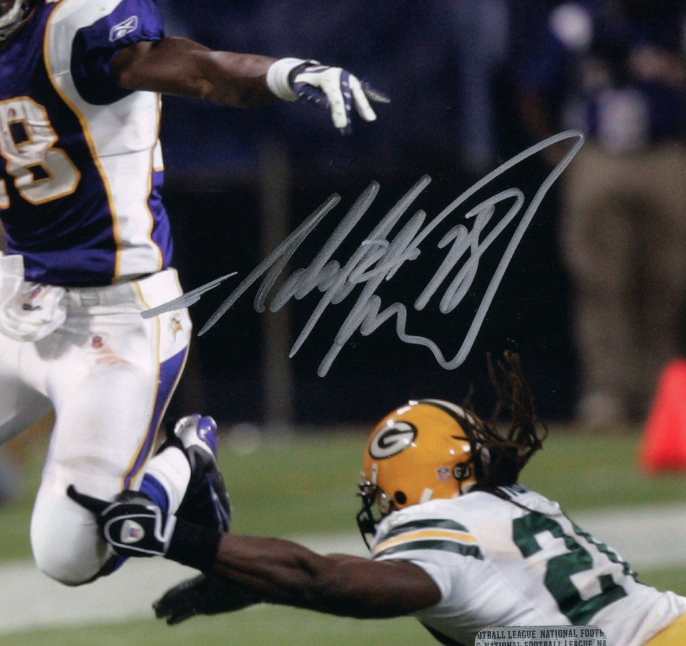 Adrian Peterson Signed Vikings 8x10 Running PF Photo - Beckett W Auth *Silver