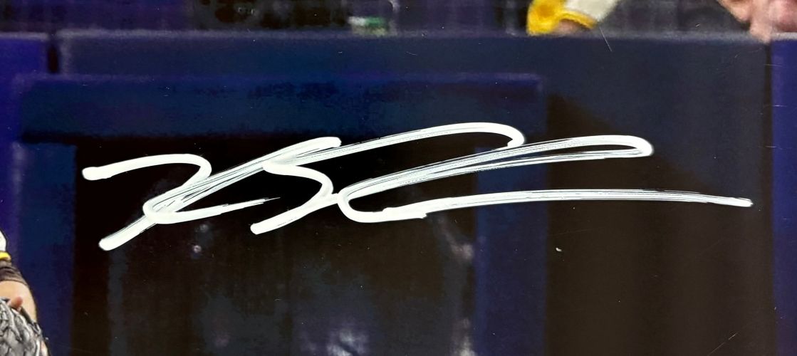 Kyle Schwarber Signed 16x20 Philadelphia Philles Photo SI+Hunt