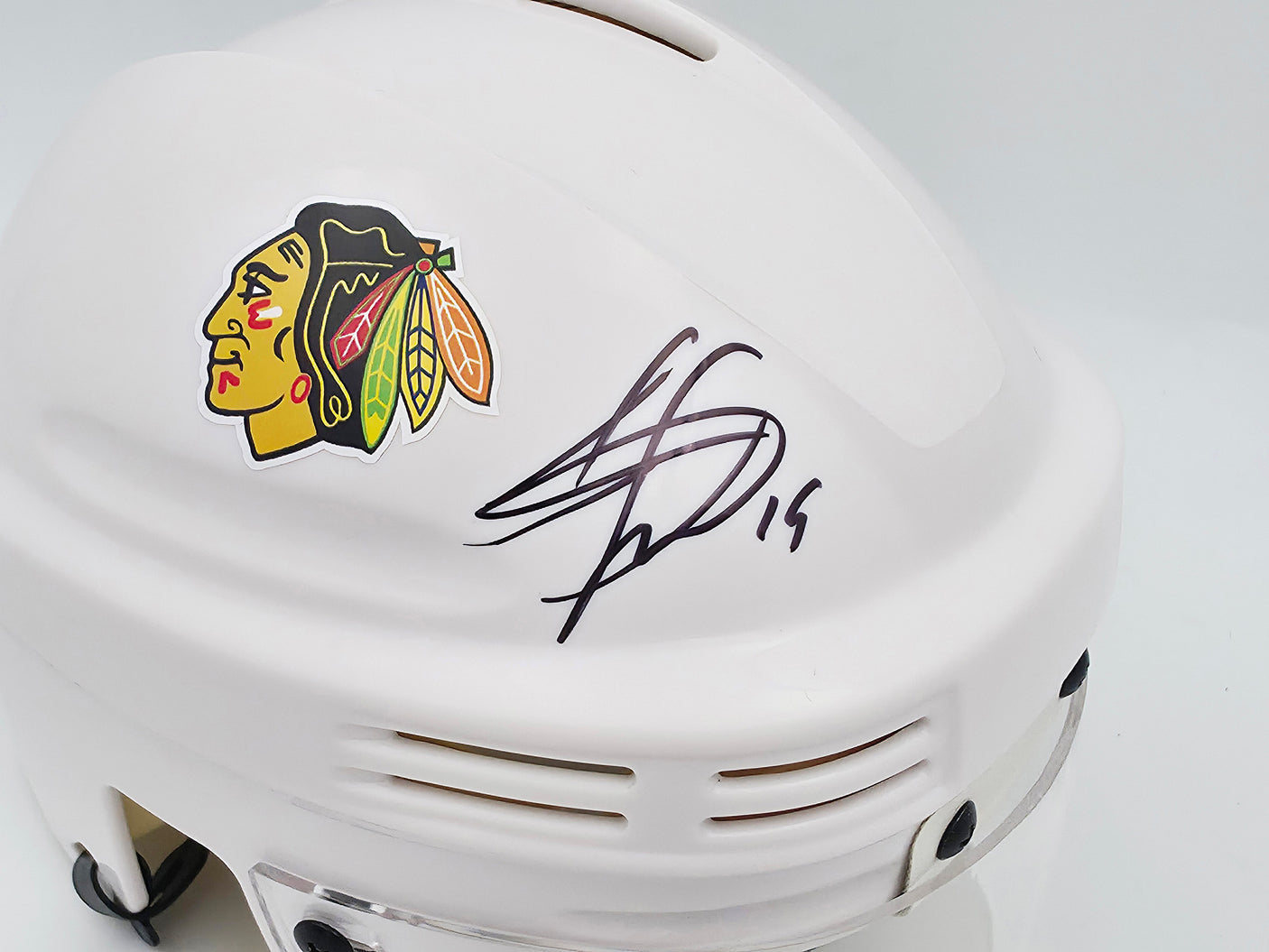Jonathan Toews Autographed Chicago Blackhawks White Mini Helmet Beckett BAS Witness Stock #250192
