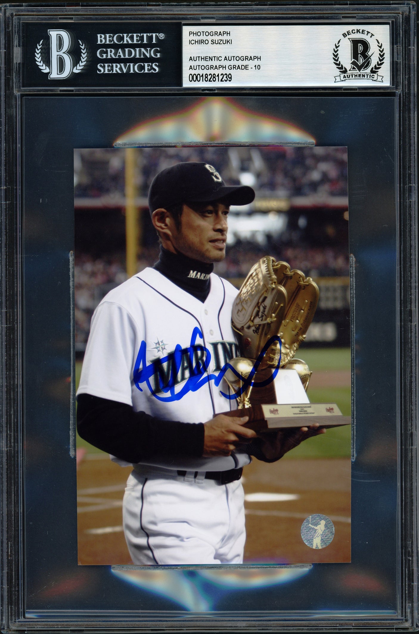 Ichiro Suzuki Autographed 4x6 Photo Seattle Mariners Auto Grade Gem Mint 10 Beckett BAS Stock #251041