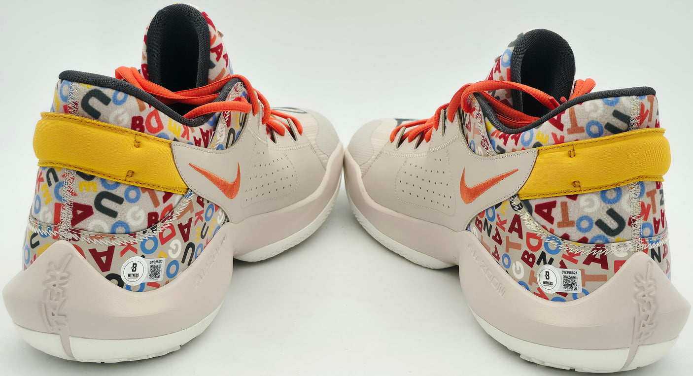 Giannis Antetokounmpo Autographed 2021 Player Exclusive (PE) Promo Desert Sand & Gym Nike Zoom Freak 2 Shoes Milwaukee Bucks Size 17 Beckett BAS Witness Stock #252593