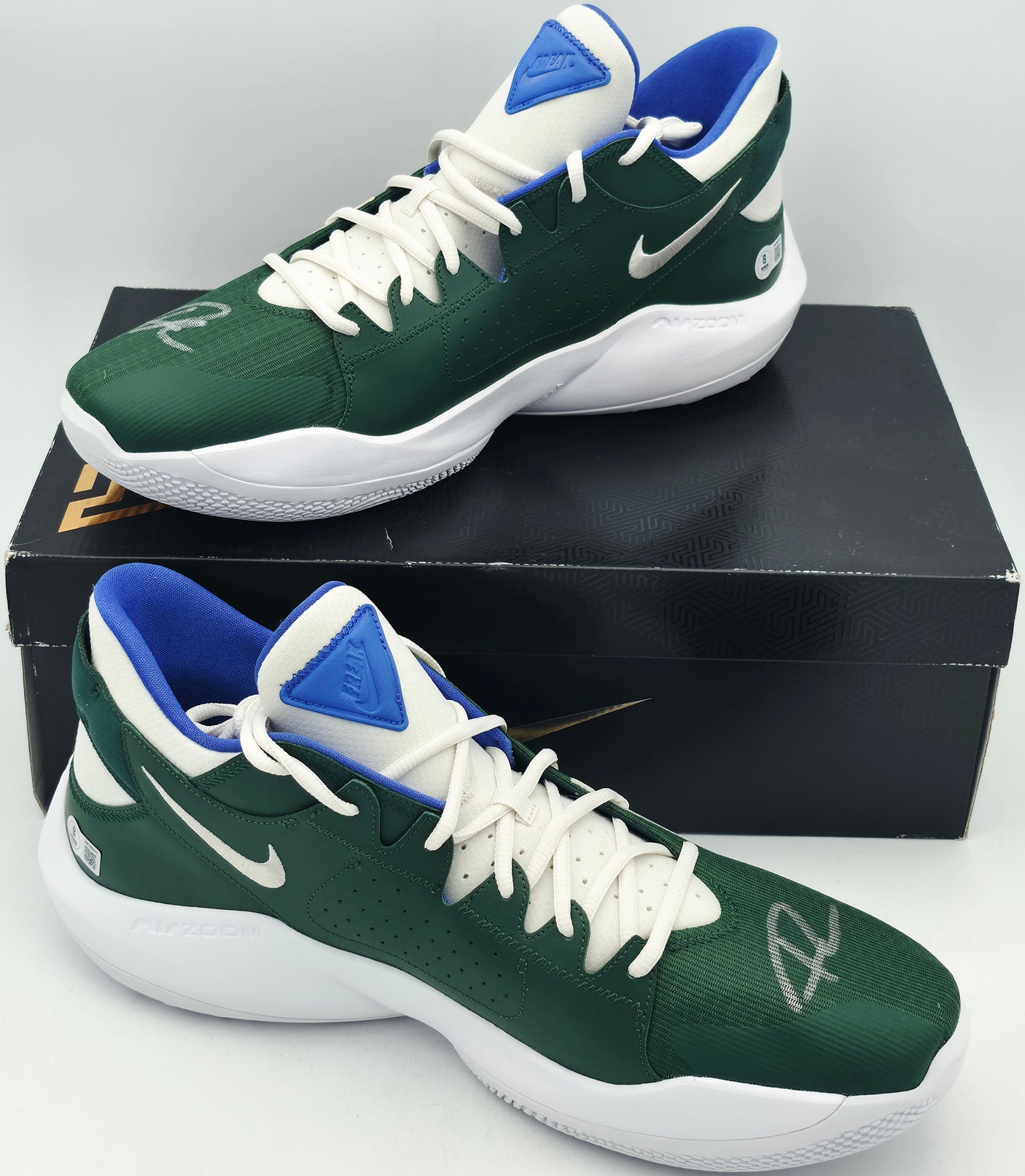 Giannis Antetokounmpo Autographed 2021 Player Exclusive (PE) Promo Fir/Phantom/White Nike Zoom Freak 2 MSCO Shoes Milwaukee Bucks Size 17 Beckett BAS Witness Stock #252595