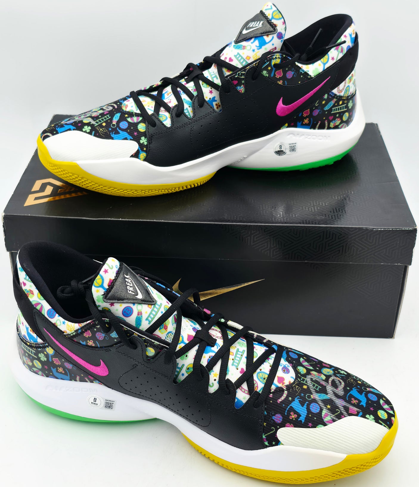 Giannis Antetokounmpo Autographed 2021 Player Exclusive (PE) Promo Black, White & Speed Nike Zoom Freak 2 NRG Shoes Milwaukee Bucks Size 17 Beckett BAS Witness Stock #252613