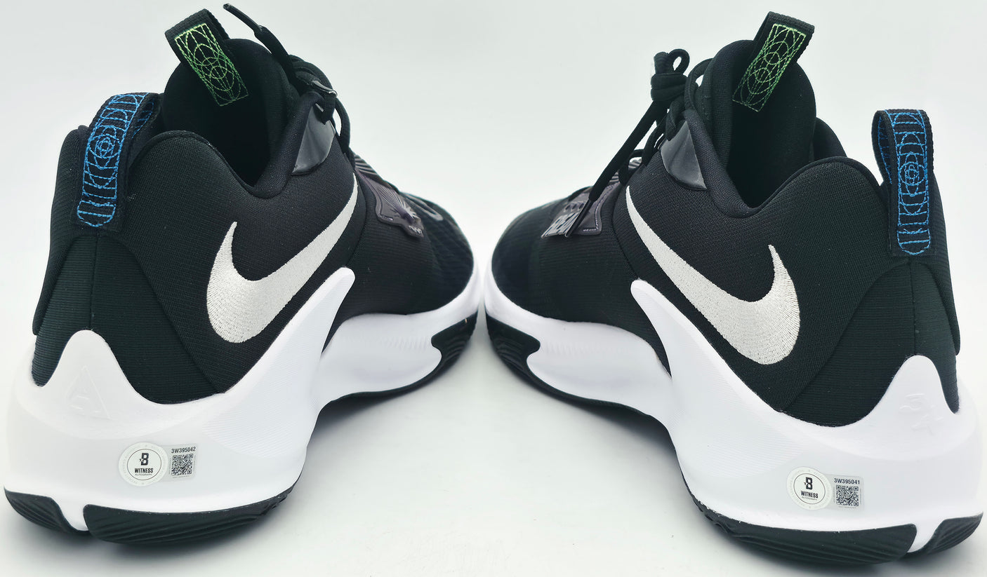 Giannis Antetokounmpo Autographed 2021 Player Exclusive (PE) Promo Black/White/Black Nike Zoom Freak 3 Shoes Milwaukee Bucks Size 17 Beckett BAS Witness Stock #252760