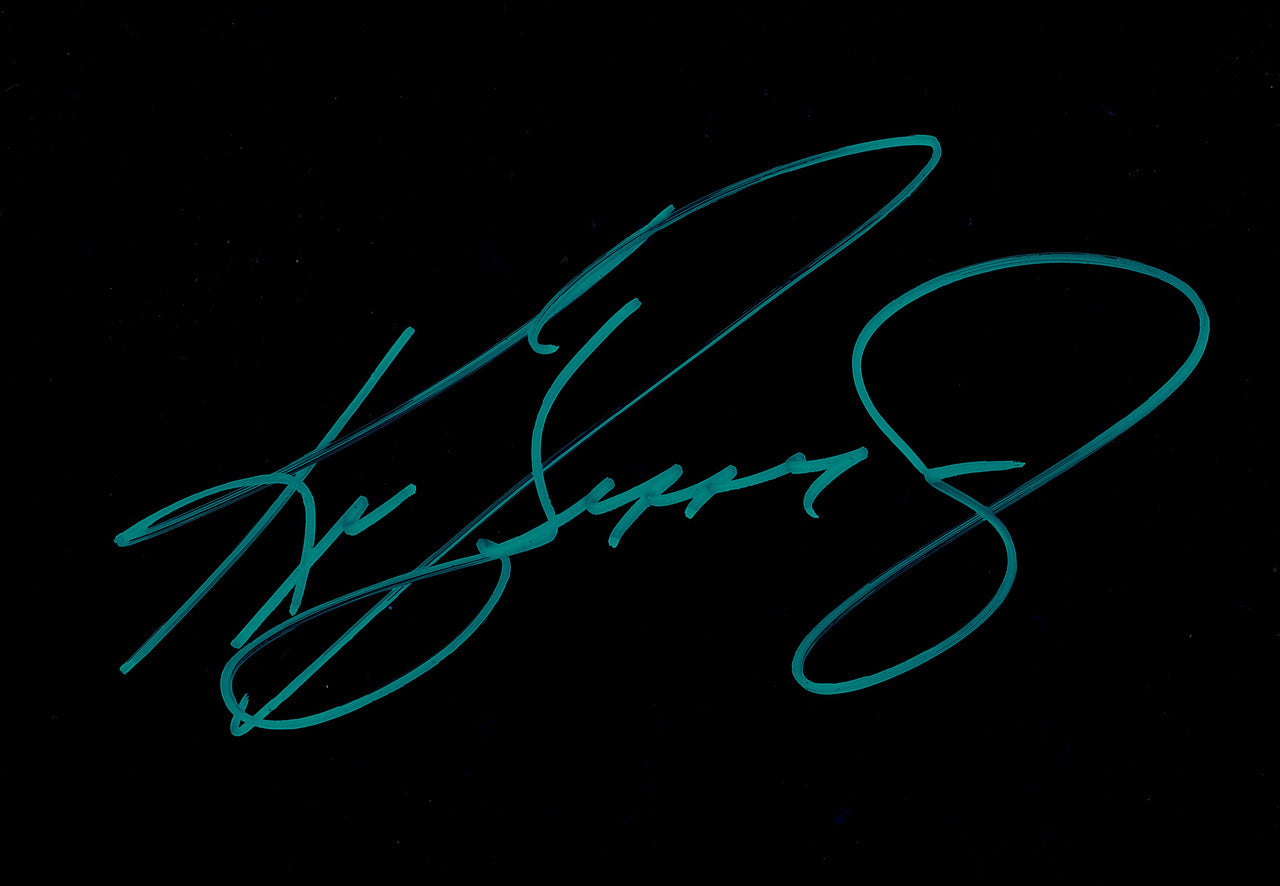 Ken Griffey Jr. Autographed 16x20 Photo Seattle Mariners (Wall Catch) Beckett BAS Witness Stock #252800